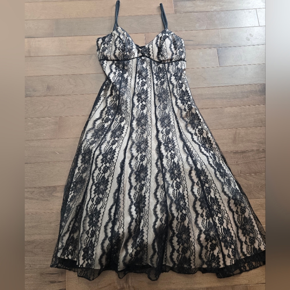Open Back Black Lace Dress - Picture 2 of 6